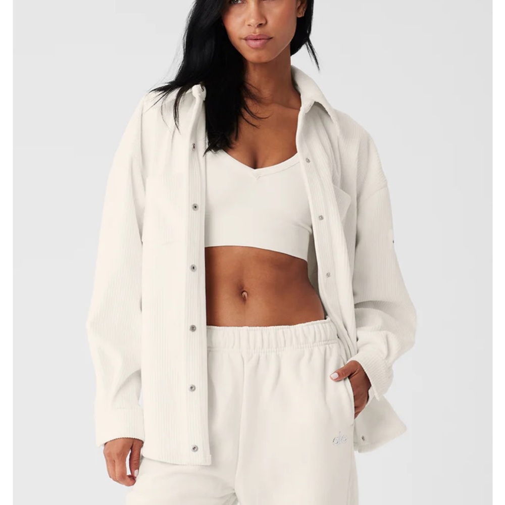 ALO Yoga NWOT/like new ivory velour mountain shacket